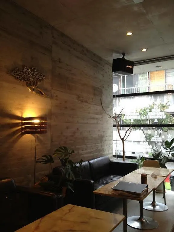 Kangaroo Hotel Tokyo