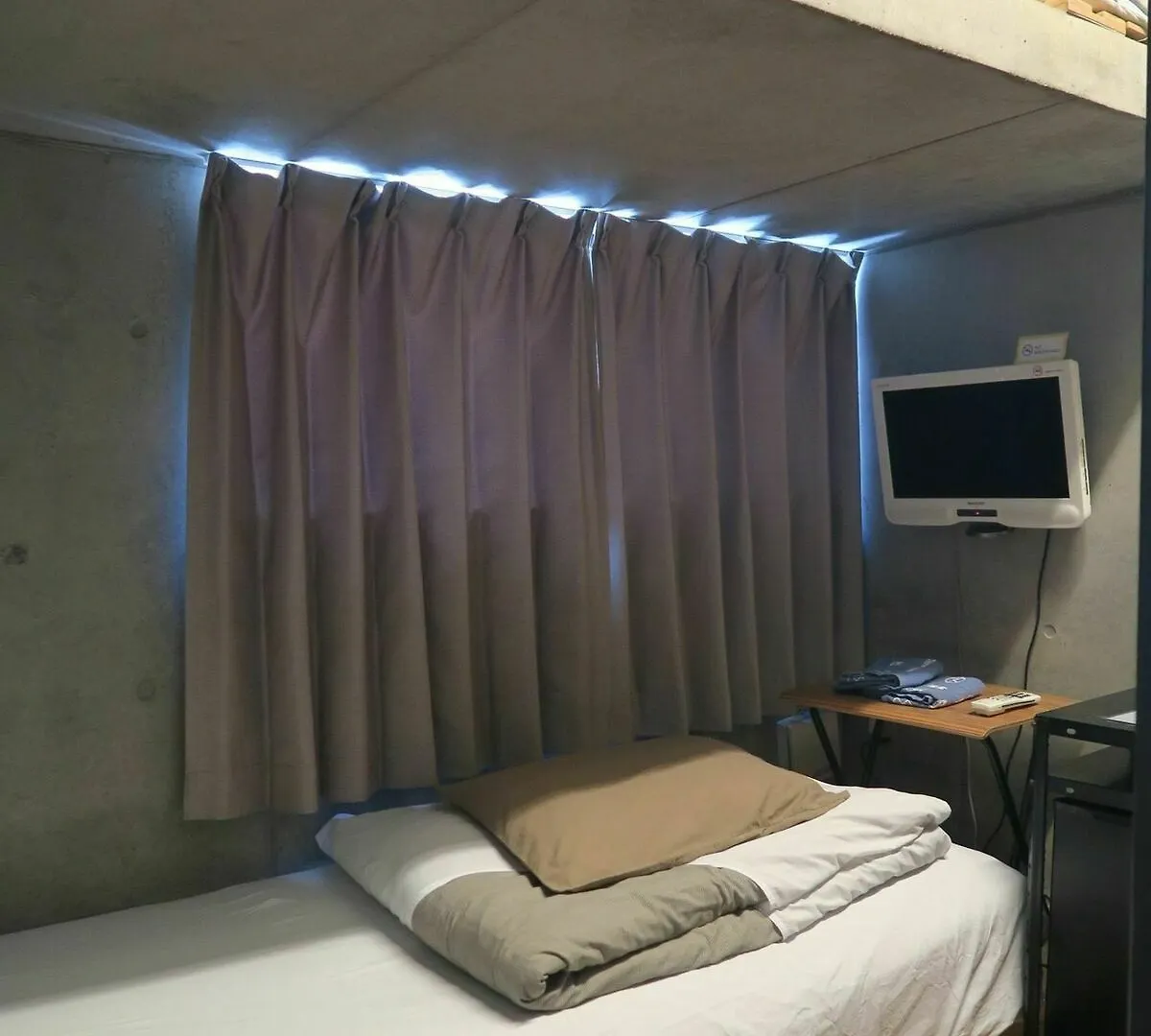 Kangaroo Hotel Tokyo